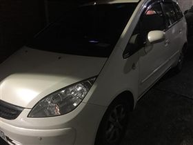 打電話請臨停駕駛移車　電話一打紙條旁竟亮起一道光…
圖／翻攝自爆怨公社臉書
https://www.facebook.com/groups/1027360687282981/permalink/2018990751453298/