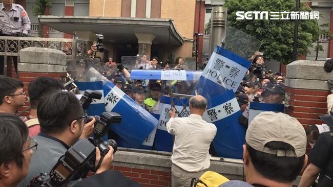 八百壯士衝立院　難道不是自取其辱？