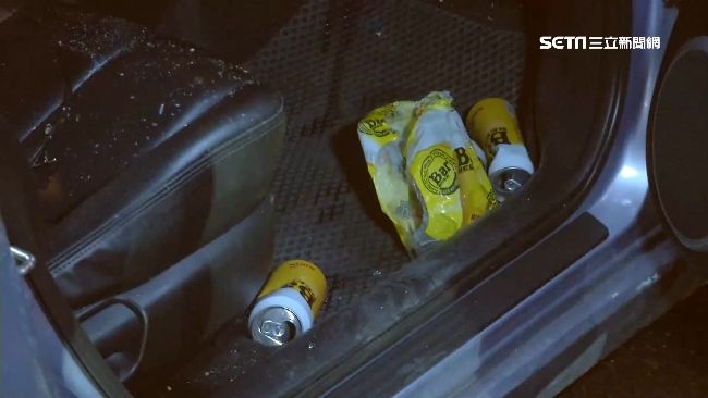 轎車連環撞　駕駛疑「邊開車邊喝酒」