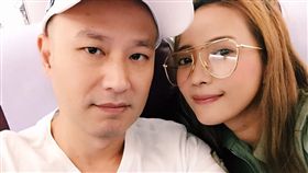 歌手黃美珍跟老公張瑞哲。(翻攝臉書)