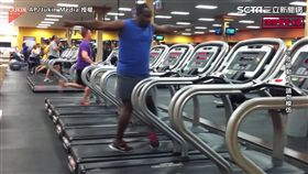 大叔在跑步機上跳舞，網友全看傻眼。