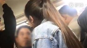 地鐵遭癡漢襲胸　她霸氣嗆聲被讚爆「當我們好欺負？」　圖／翻攝陸媒