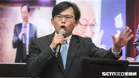 時代力量立委黃國昌於財政委員會質詢慶富獵雷艦案相關案情。 圖／記者林敬旻攝