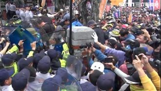 大安分局長周煥興遭毆　蒐證影片曝光