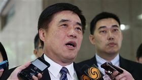 郝龍斌出席反核食公投聽證會中選會24日就國民黨副主席郝龍斌（前）所提核食公投進行聽證；郝龍斌在會前受訪指出，反核食公投提案有12萬人連署成案，居然要進一步釐清、要舉辦聽證會，是非常不合理的事，希望中選會放下政治的眼鏡，真正傾聽民眾聲音。中央社記者謝佳璋攝　107年4月24日