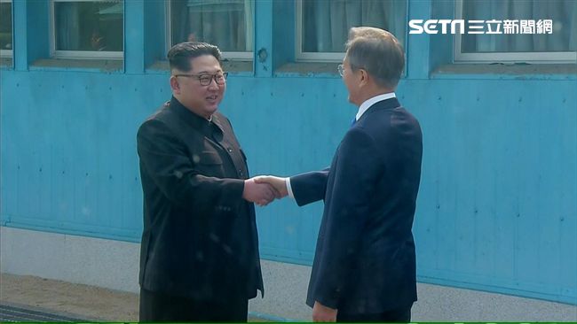 金正恩不吵文在寅睡覺　台網友神解析