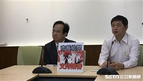 台北市參選人蘇煥智與陪審推動聯盟聯合記者會。（圖／記者林惟崧攝）