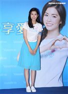 任容宣為偏鄉長者傳遞療癒，分享愛的能量。（記者邱榮吉/攝影）