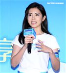 任容宣為偏鄉長者傳遞療癒，分享愛的能量。（記者邱榮吉/攝影）