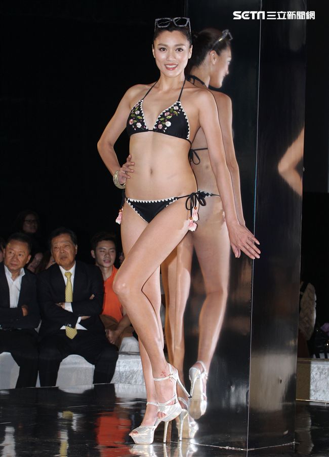 2018泳裝秀。（記者邱榮吉/攝影）