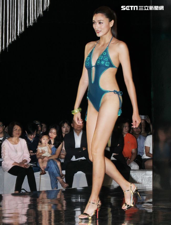 2018泳裝秀。（記者邱榮吉/攝影）