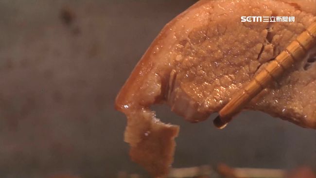 做飯冒雨外送　男友吃兩口嫌燒焦分手