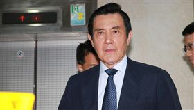 三中案　馬英九再度行使緘默權（1）台北地檢署偵辦「三中案」，27日下午傳訊前總統馬英九（圖）出庭釐清案情，馬英九結束庭訊後表示，在本案偵查程序合法性的疑慮還沒有釐清前，仍依法保持緘默。中央社記者蕭博文攝　107年4月27日