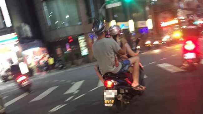 騎車載妻兒三貼自摔　遭後車追撞慘死