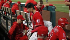 ▲大谷翔平擊出第4轟，也扭傷腳踝退場。（圖／美聯社／達志影像）