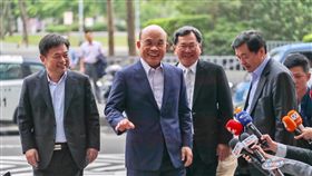 民進黨建議徵召蘇貞昌  蔡英文會見（1）民主進步黨選舉對策委員會建議徵召前行政院長蘇貞昌（左2）出戰新北市長，黨主席蔡英文12日在民進黨中央會見蘇貞昌，民進黨秘書長洪耀福（右）、民進黨選對會共同召集人陳明文（右2）、林錫耀（左）出席與會，討論選舉事宜。中央社記者裴禛攝  107年4月12日