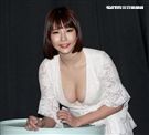 超人氣傲人好身材F奶長腿辣模希維亞Sylvia，集性感、呆萌、冷豔、甜美魅力於一身，「希維亞性感寫真書｣媒體發表會暨寫真書首場簽名會。（記者邱榮吉/攝影）