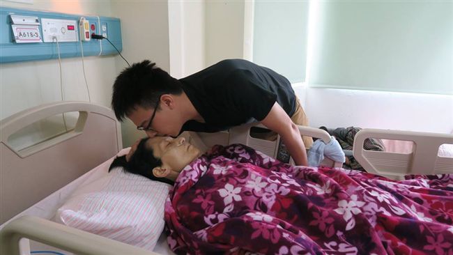 休學顧癌末媽　無奈未能撐過母親節