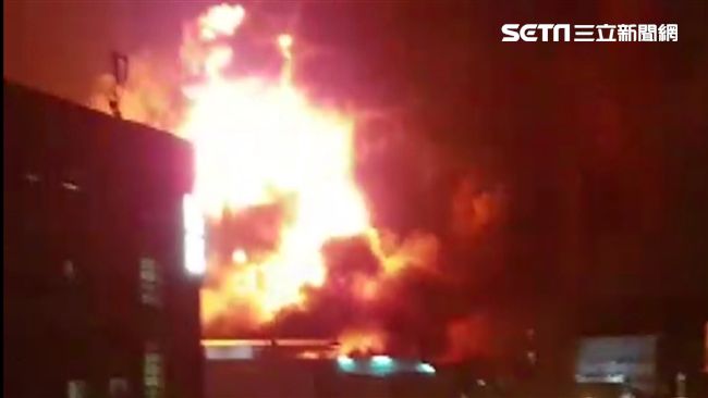 兒見惡火奪命不敢睡　消防父緊抱告白