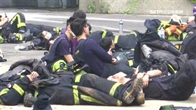 消防弟兄為救火「大地為床」睡一片　消防員：有體力就支援
桃園,平鎮,敬鵬工廠,消防員,疲憊,滅火,體力
ＳＯＴ