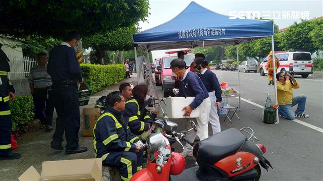 桃園大火消防罹難　慈濟志工分頭關懷