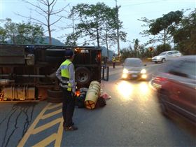 嘉義縣,阿里山,阿里山公路,採茶車,翻覆,受傷,送醫,