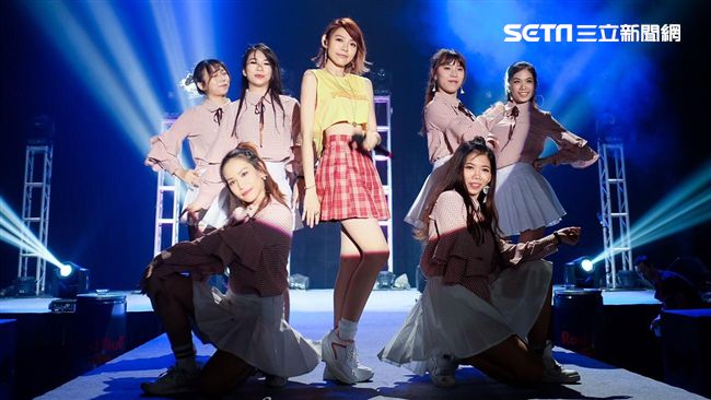 「親戚」來亂女星不怕　歌照唱舞照跳