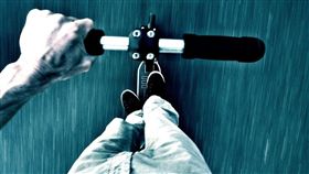 電動,滑板車,酒駕,香港,車禍,計程車,違法,法規,電動運輸工具　圖／翻攝自Pixabay　https://goo.gl/9MuZVi