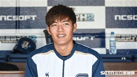 NC恐龍王維中接受訪問。 （圖／記者林敬旻攝）