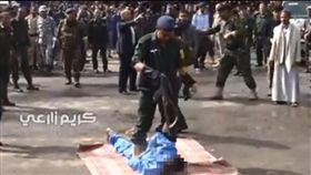 葉門,性侵,處決,槍決,槍斃,阿薩凱特,Hussein al-Saket（圖／臉書　https://www.facebook.com/latestupdates24hours/videos/1650724934996257/）