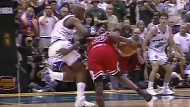 NBA／經典一擊偷推對手？喬丹解答