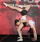 雙人特技舞蹈展現力與美。（記者邱榮吉/攝影）