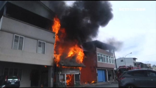 燒金紙意外燒毀屋　屋主當場崩潰痛哭