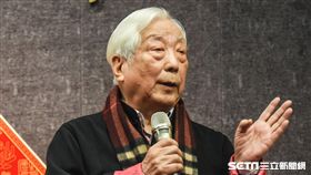 台灣大學22日新春團拜，歷任校長出席並發表針對校長遴選爭議看法，孫震。 圖／記者林敬旻攝