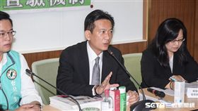 民進黨立委林俊憲主辦水貨化妝品真假難辨記者會 圖／記者林敬旻攝