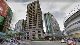 中和滿地狗屎垃圾、交通亂　她怨「根本地獄」！網：不意外
中和街景，圖／翻攝自Google Map