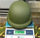 Kevlar XP一般型防護頭盔重量只有1.6公斤。（記者邱榮吉/攝影）
