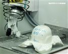 Kevlar XP防護頭盔切割。（記者邱榮吉/攝影）