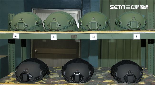 Kevlar XP特戰型防護頭盔。（記者邱榮吉/攝影）