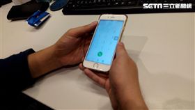 手機,滑手機,打電話,撥電話 阿公罹癌住院　故意誤撥電話給孫女「想和她多說些話…」 圖/記者廖俐惠攝影