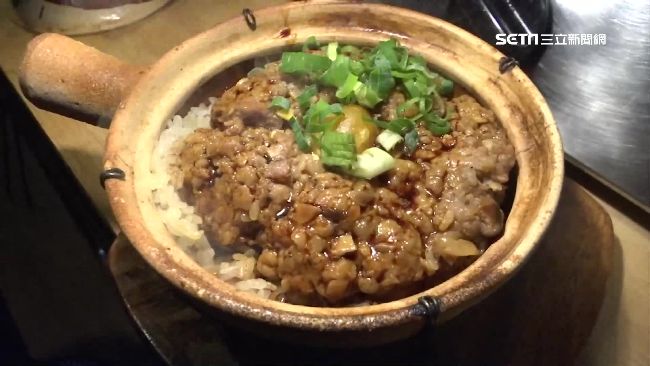 道地香港味！厚肉餅尬煲仔飯打響名號