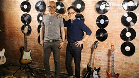 羅大佑自嘲自己像瘋子。（圖／Legacy提供)）