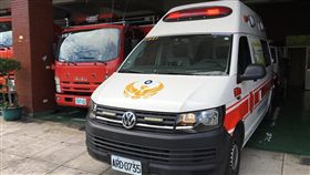 林永軒殉職　串聯消防車鳴笛表哀思因救災不幸殉職的新竹縣消防局隊員林永軒7日公祭，林永軒警專33期同學陳茂軒發起「全台消防串聯、陪伴永軒走完最後一路」活動，上午交接班後，無法親自送行的消防員啟動消防車鳴笛，以長達1分鐘的鳴笛聲響表達心中哀思。（陳茂軒提供）中央社記者陳朝福傳真  106年11月7日