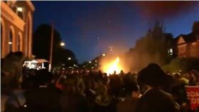 至少30人受傷！倫敦篝火節驚傳爆炸　民眾慘遭火吻　圖／翻攝自推特