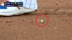 有錢就是任性！古巴外野手鑽石灑球場
MLB,紐約大都會,Yoenis Cespedes,鑽石,滑壘,項鍊
https://i.imgur.com/QRNBa6n.gifv