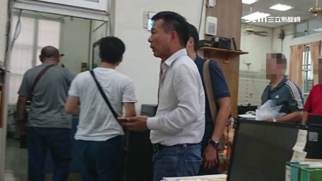 親臨分局關心嫌犯　郭清華：家屬所託