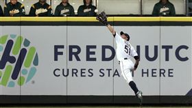 鈴木一朗美技守備。（圖／美聯社／達志影像）