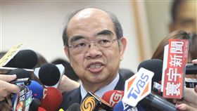 管中閔案公文  吳茂昆：尚待定稿教育部長吳茂昆（圖）3日表示，駁回中央研究院院士管中閔當選台大校長案，目前公文待人事單位最後定稿，應該很快就會出來，要看人事單位什麼時候定稿。中央社記者徐肇昌攝　107年5月3日