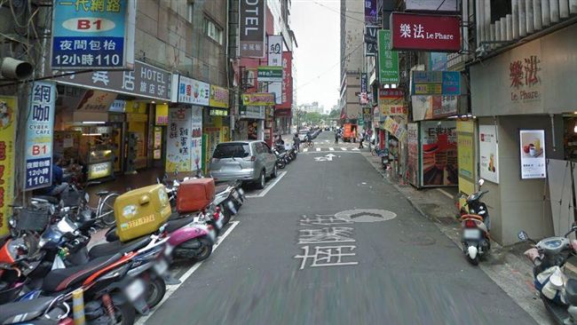 他問噴街由來為何？　網友揭青春回憶