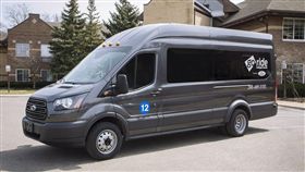 符合使用需求量身訂做的Ford Transit醫療服務車。（圖／Ford提供）